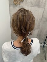 ビスポーク(BESPOKE)&nbsp;20代30代40代似合わせ小顔ローポニーナチュラル透明感