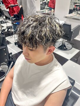 オーシャントーキョー(OCEAN TOKYO) 韓国ヘアカルマパーマカルマバングセンターパートウルフ