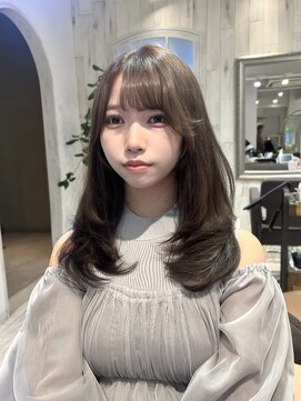 レイラバイアフロート 吉祥寺(Lila by afloat) 内巻きワンカール/レイヤーロング/ぱっつん前髪/小顔ヘア