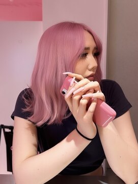 ダズリングディア(Dazzling Deer) 切りっぱなしミディアム/ホワイトピンク/ウェーブミディアム