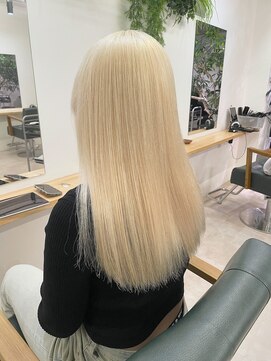 抜きっぱなしのホワイトブロンドへ