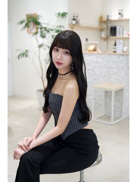 アム 表参道(am) 小顔薄めバンググレージュレイヤーロング前髪パーマ黒髪