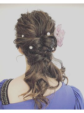 ベニ 仙台柳生店(BENI) 編み込みくるりんぱハーフアップ