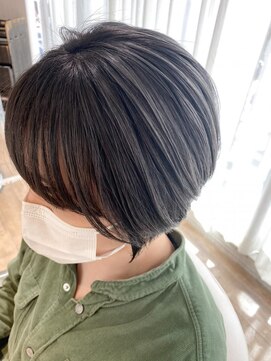 ネオリーブ チロル 横浜西口店(Neolive CiroL.) 明るすぎない白髪ぼかしハイライトグレーアッシュ