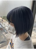 Wカラーブルーブラック　切りっぱなしボブ
