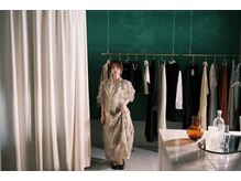 店内には、SDGsなアパレルセレクト『utari presents』を展開。