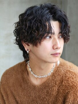 リタバイクロト(LITA by KUROT) センターパートツイストスパイラル