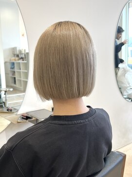 ジジ インターパーク 宇都宮(Gigi) ホワイトグレージュ/ミニウルフ/デジタルパーマ/フェザーパーマ