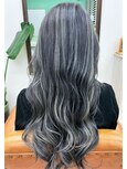 ハイライト/デザインカラー/グレージュ/アッシュカラー/巻髪