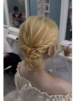 ホワイト 東京新宿店(White) サイドアップスタイル