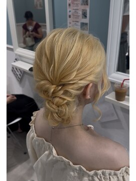 ホワイト 東京新宿店(White) サイドアップスタイル