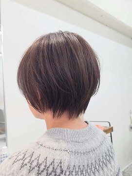 ネスト(Nest) 白髪ぼかしショートボブ