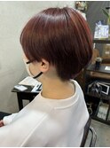レッドブラウン×刈り上げショートボブ