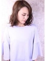 キャアリー(Caary)&nbsp;Ｃａａｒｙ大人かわいい前下がりボブとグレージュベージュカラー