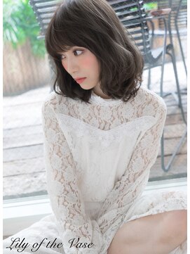 リリーオブザベイス(Lily of the Vase) ミディアムボブ