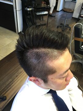 ヘアースタジオ ラスト(HAIR STUDIO LAST) 変形型メンズショート