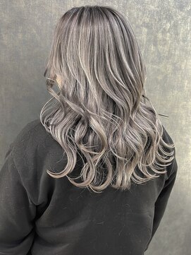 デザインサロンリア(design salon Lia) ホワイティシャドールーツ