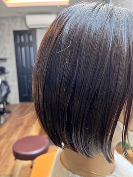 ドア(doa) ぱつっとタイトなボブ