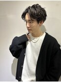 センターパート×スパイラルパーマ ツーブロック