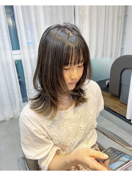 ハク アトリエ(HaKU atelier) レイヤーカット/ミディアムレイヤー/顔周りカット/透明感カラー