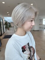 ビュートリアム 神戸(BEAUTRIUM)&nbsp;ハイトーンの丸みショートボブ/ショートカット/ショートボブ