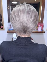 ブレイズヘアー(BLAZEhair)&nbsp;【透明感バツグン】脱白髪染めホワイトグレージュ×ブリーチ４回