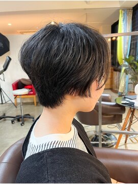 ビハインドザカーテン(BEHIND THE CURTAIN) パツンショート