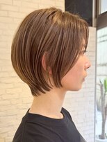 エリマ 横浜西口(elima)&nbsp;ショートカットくびれショート前下がりボブベージュカラー40代