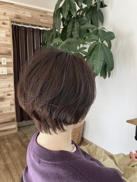 ヒュッゲ コロイコ(Hygge Coroico) ふんわりショートボブ
