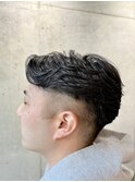30代【フェザーパーマ】大人のセンターパート×ツーブロック