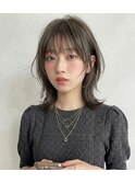 暗髪グレージュの透け感ウルフカット×顔周りレイヤー