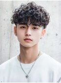 スペインカール フェードカット 外国人風パーマ 20代 メンズ