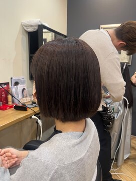 アルター(aL ter) まとまるボブ［ワンホンレイヤー/ダークブルー/鎌取］長野歌穂