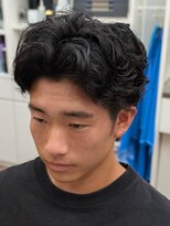 トリイ(TORII) バックに流れるショートスタイル・パーマ