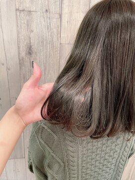 オーフェス 福島店(AUFES) みどり多めのオリーブグレージュ/内巻きワンカール