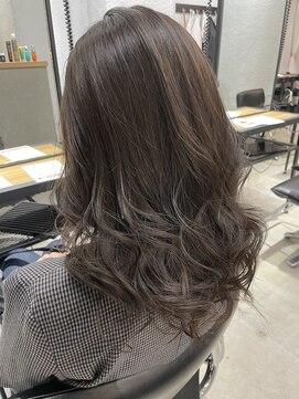 ピボット 北千住(PIVOT) ブリーチ無しでできる透明感グレージュ