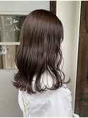 セミロング × 艶ブラウン
