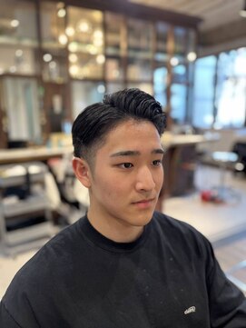 リバレッジ 広尾(Leverage) 外国人風かき上げローフェード