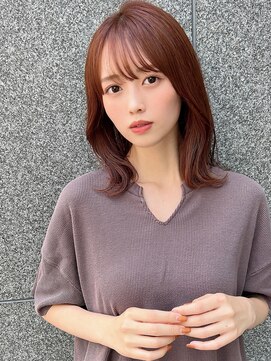 アイユー(ii+U) ブラウンカラー 外ハネ くびれスタイル フレンチカジュアル
