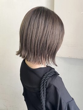 ヒビヲ(HIBIO) 切りっぱなしボブショートボブミルクティーベージュダブルカラー