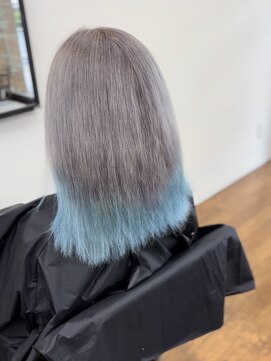 ヘアーサロン カラー 色彩店(COLOR) ホワイトベージュ×水色