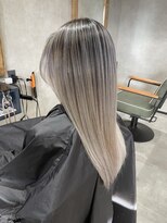 サニー 渋谷(SUNNY)&nbsp;バレイヤージュ、ハイライト、レイヤーロング、グレーベージュ