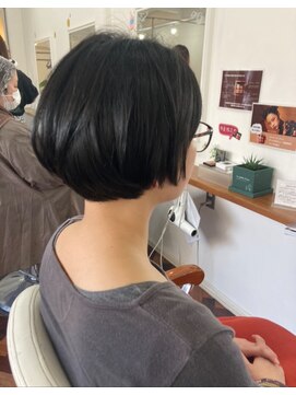 ヘアーアンドメイクアップモパ ショートボブ