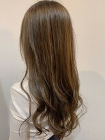 ヘアストーリー リズム(hair story r ism) スモーキーベージュに隠れハイライト♪