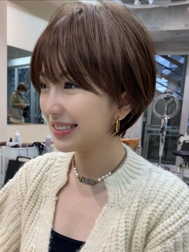 ラフ 立川(Laff) ショートヘアショートボブ白髪ぼかしハイライトカラーボブ