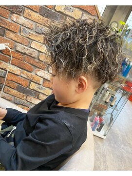 ルーナヘアー(LUNA hair) キッズ パーマ ツイスト メッシュ カット フェード ツイスパ