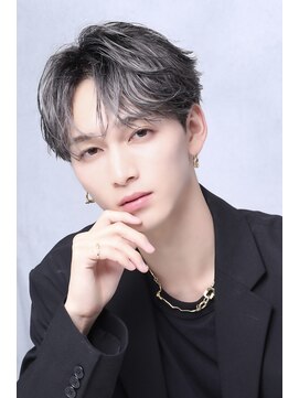 ホワイトシルバーアッシュバレイヤージュセンターパート