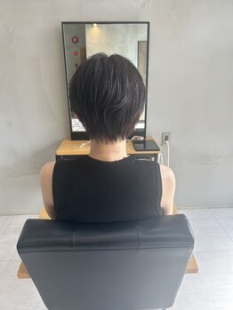hair salon soi【ヘアーサロンソワ】【1月下旬 NEW OPEN(予定)】 の写真/【久留米国分町NEW OPEN/駐車場2台完備】白と木目のやさしい空間で、心ほどけるひとときを―。
