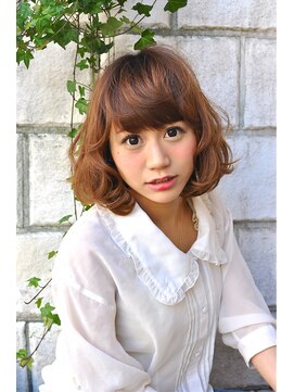 クラン(clan) 厚めバングのガーリーボブ