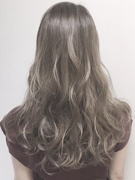 ラックスビー オオサカ  梅田茶屋町店(LUXBE OSAKA) 外国人風グレージュヘア by AKI【LUXBE 大阪梅田茶屋町店】